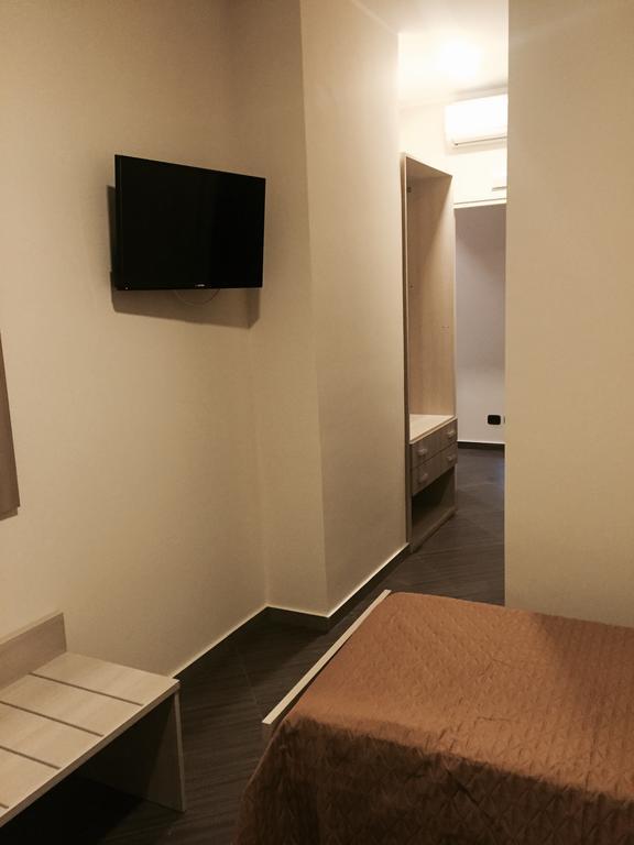 Civico 83 Bed and Breakfast Ρέτζιο ντι Καλάμπρια Δωμάτιο φωτογραφία