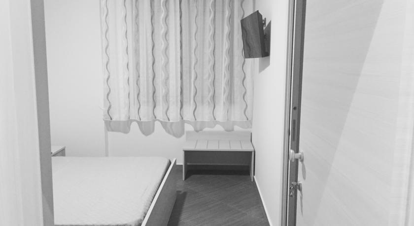 Civico 83 Bed and Breakfast Ρέτζιο ντι Καλάμπρια Δωμάτιο φωτογραφία