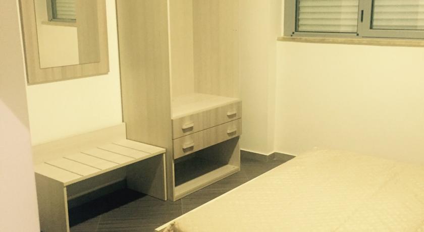 Civico 83 Bed and Breakfast Ρέτζιο ντι Καλάμπρια Δωμάτιο φωτογραφία